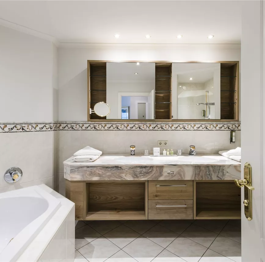 Suite_Royal_Talblick_c